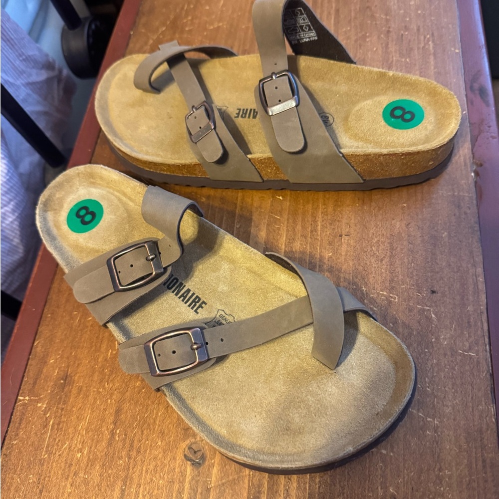 NWT Cushionaire Luna, Flat Slip On Sandals Taupe Double Strap Sandals. Size 8 W